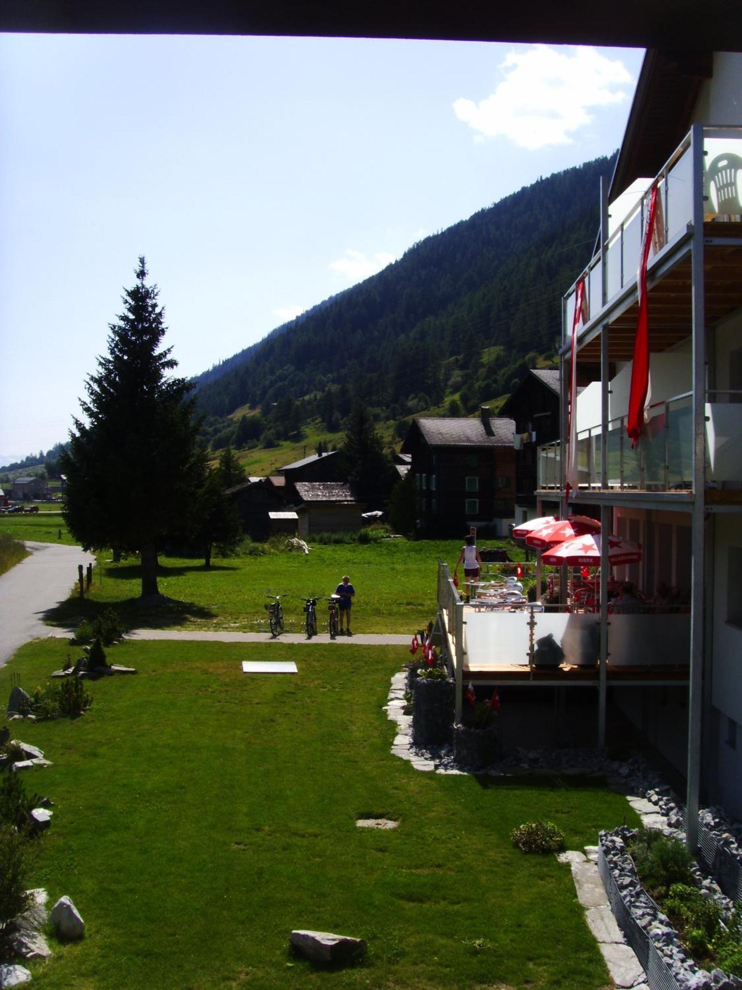 Hotel Furka Oberwald Exteriör bild