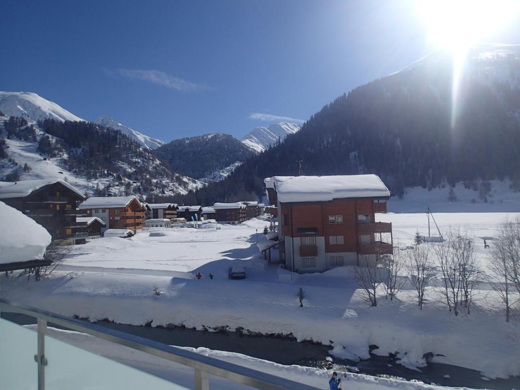Hotel Furka Oberwald Rum bild