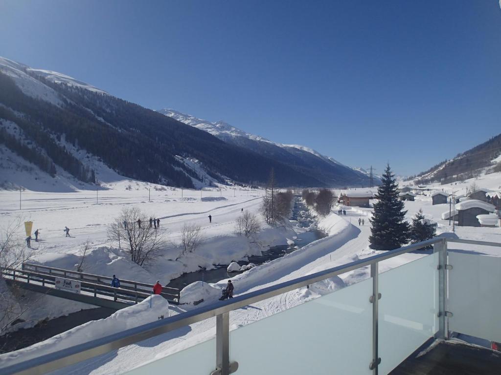 Hotel Furka Oberwald Rum bild