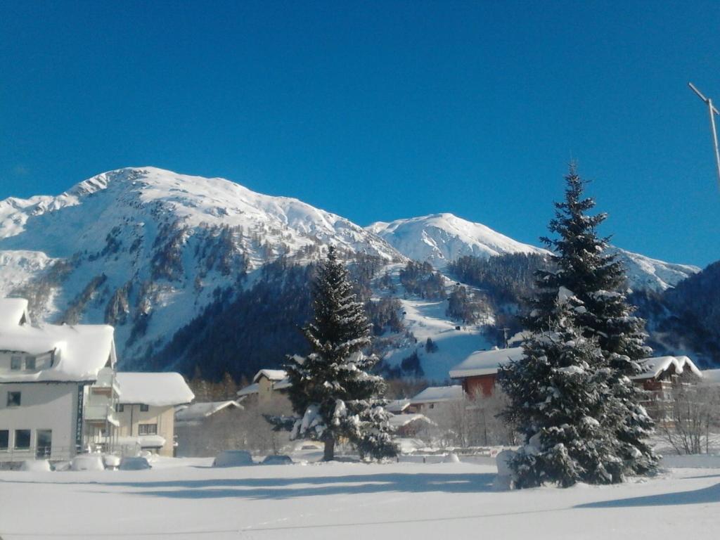 Hotel Furka Oberwald Exteriör bild